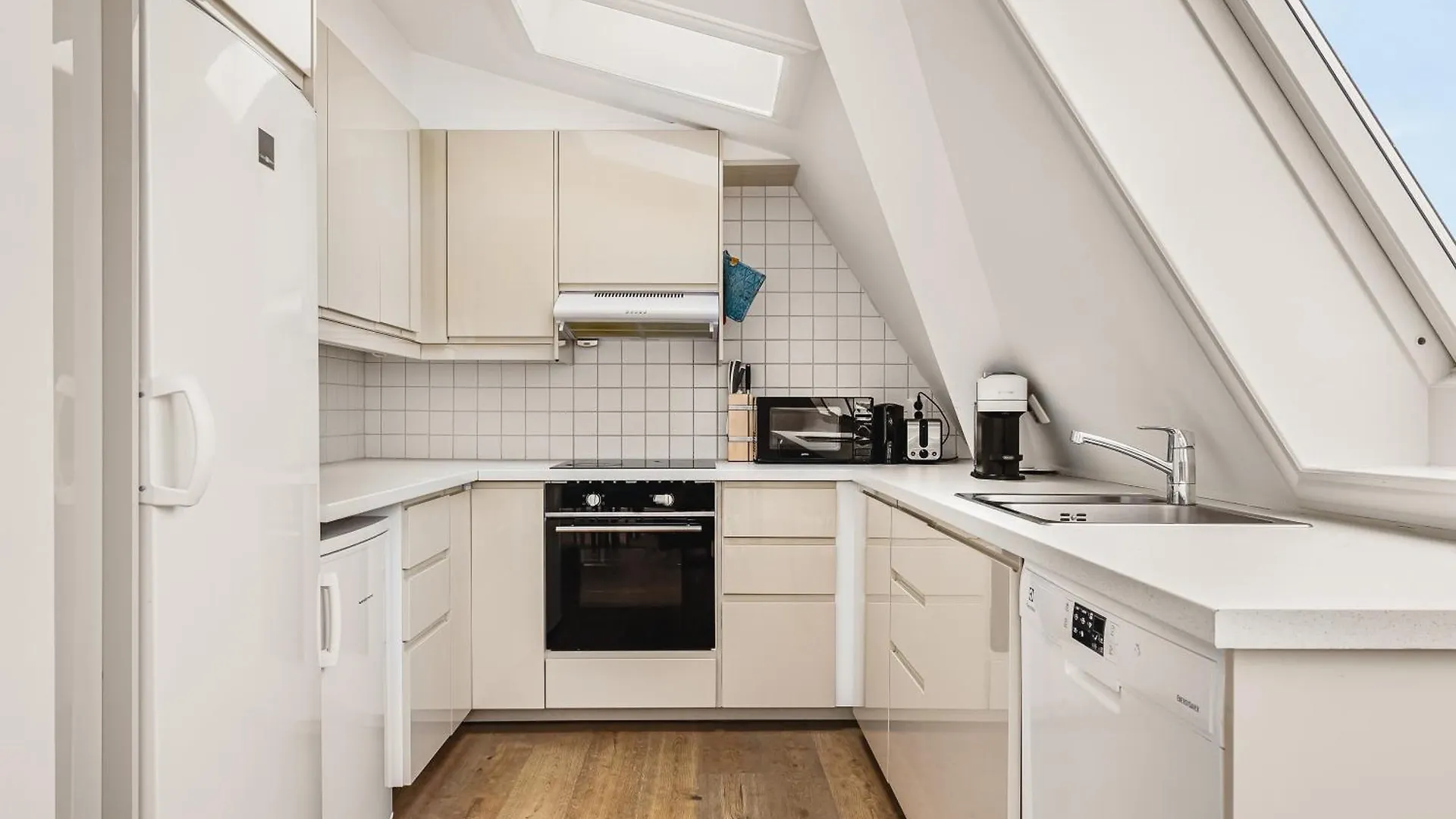 Dinbnb Apartments I Top-Floor With 3X Workspaces I 350M To Harbour Bergen